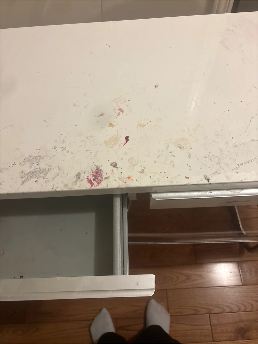 White desk with drawers - photo 3