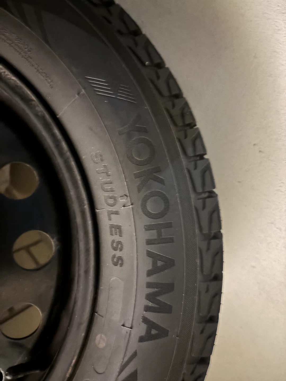 Yokohama IceGuard Winter Tires 225/65R17 - photo 3