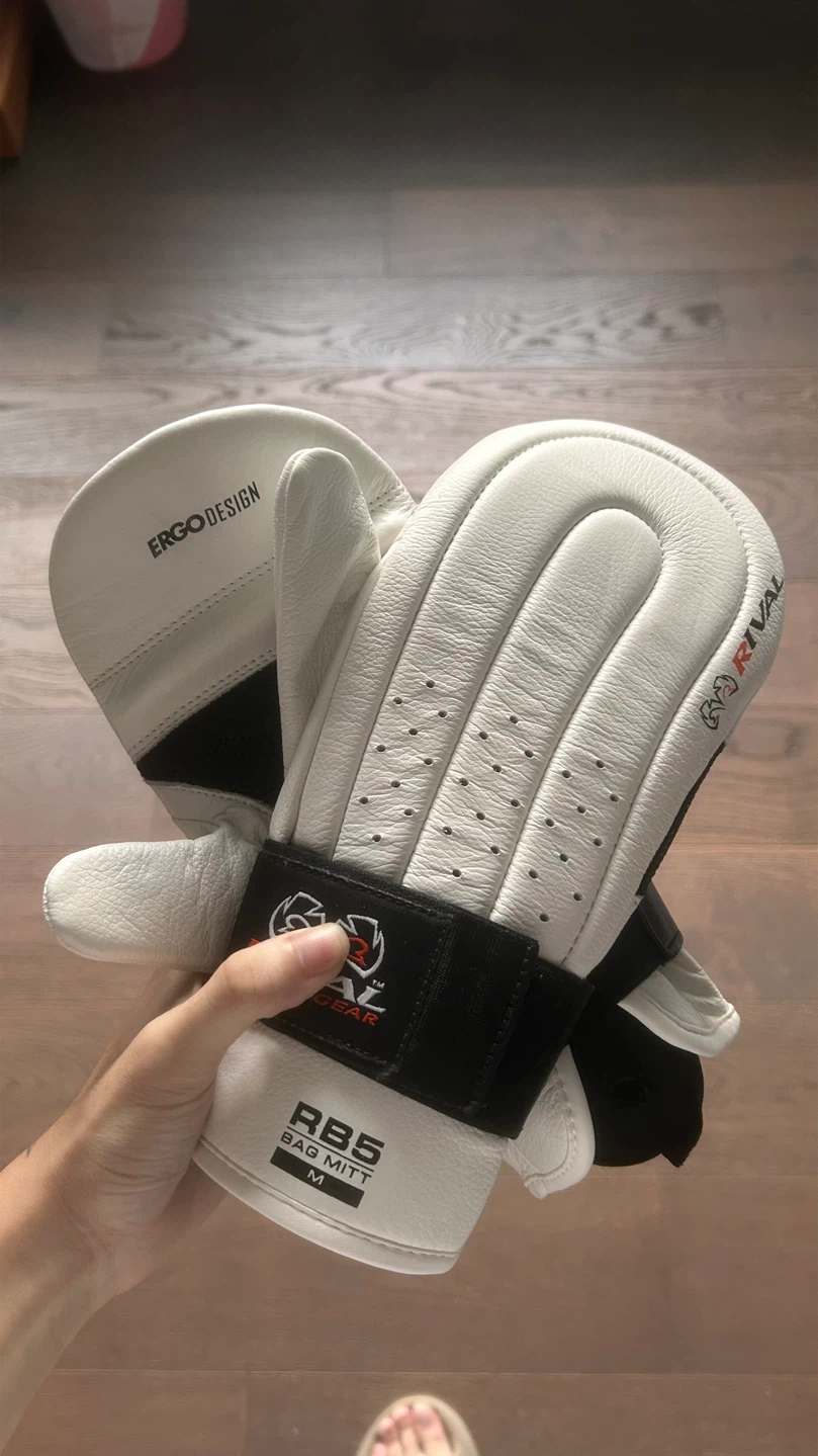 Rival RB5 Bag Mitts for boxing/mma - White - Size Medium - photo 2