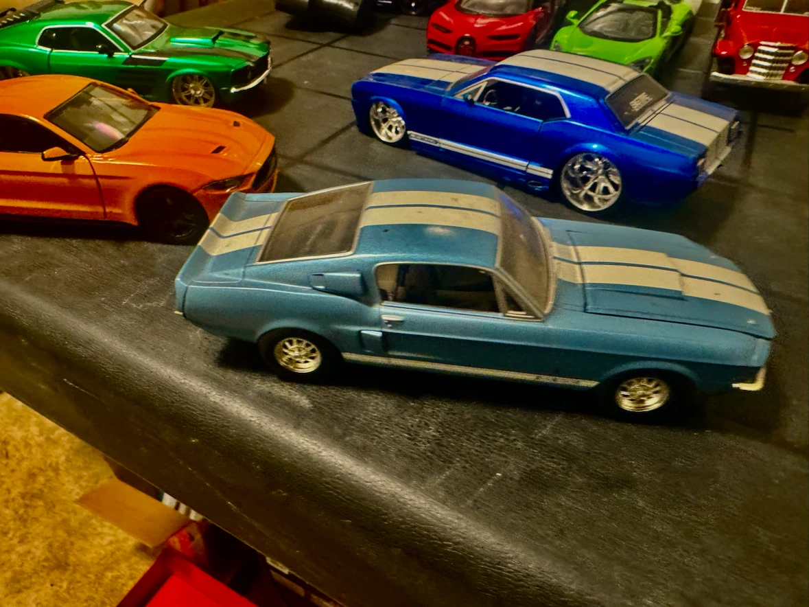 4 Diecast Mustang’s. 1/24th scale. $15 each - photo 2