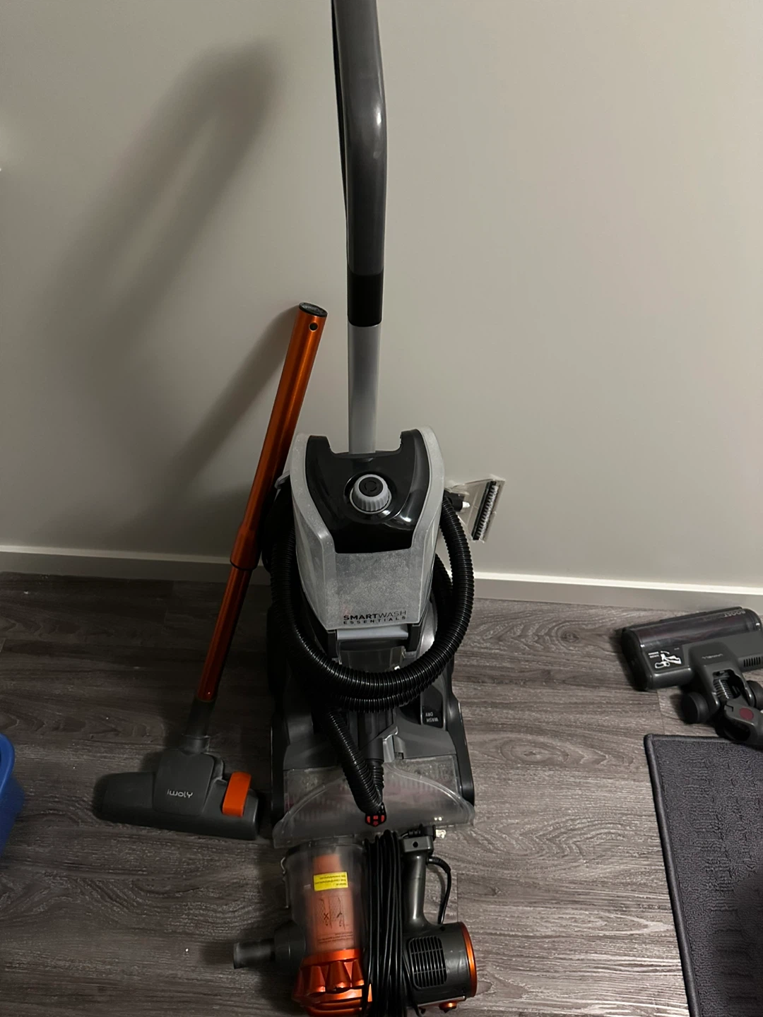 Hoover SmartWash Essentials and Iwoly Vacuum - photo 5