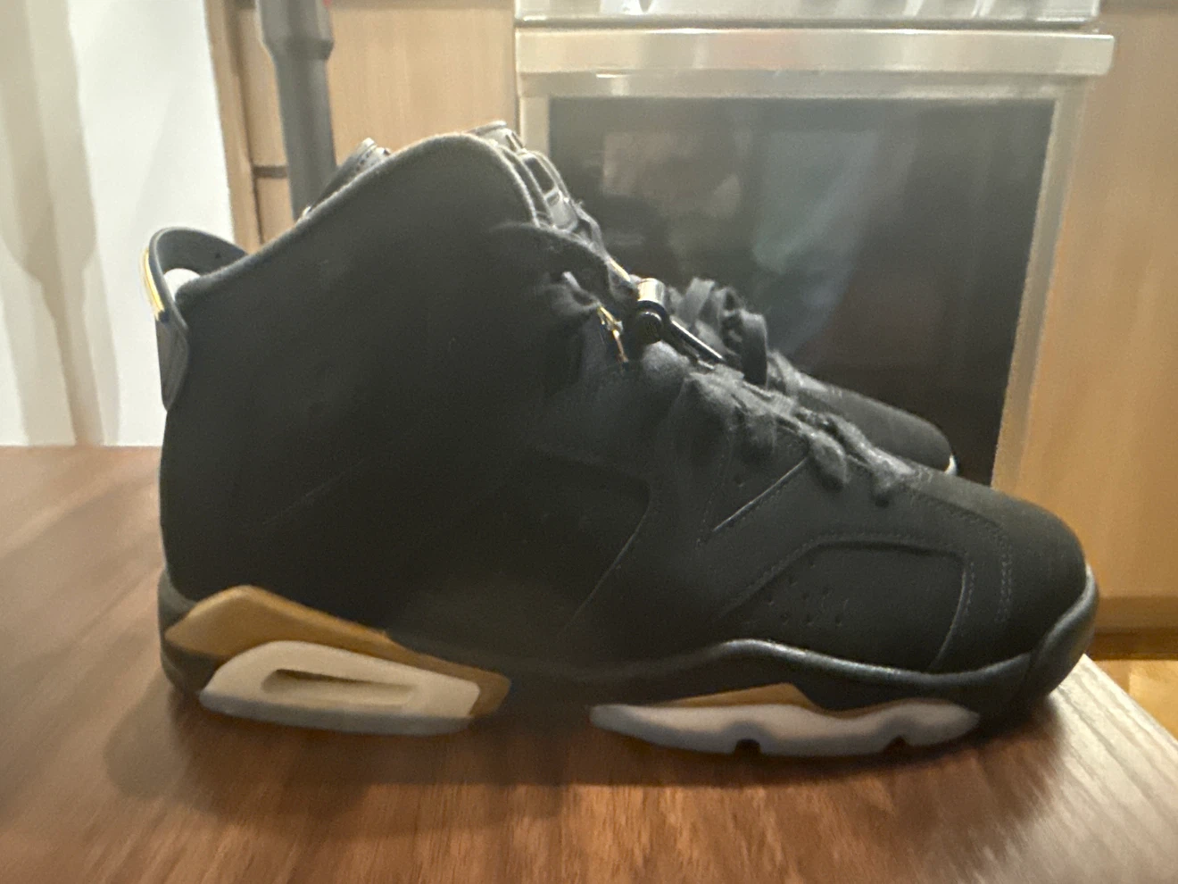 Air Jordan 6 Retro DMP (GS) Black Metallic Gold - photo 2