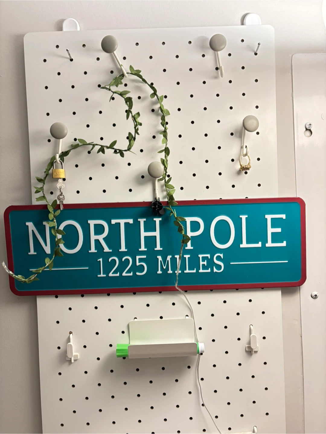Pin board