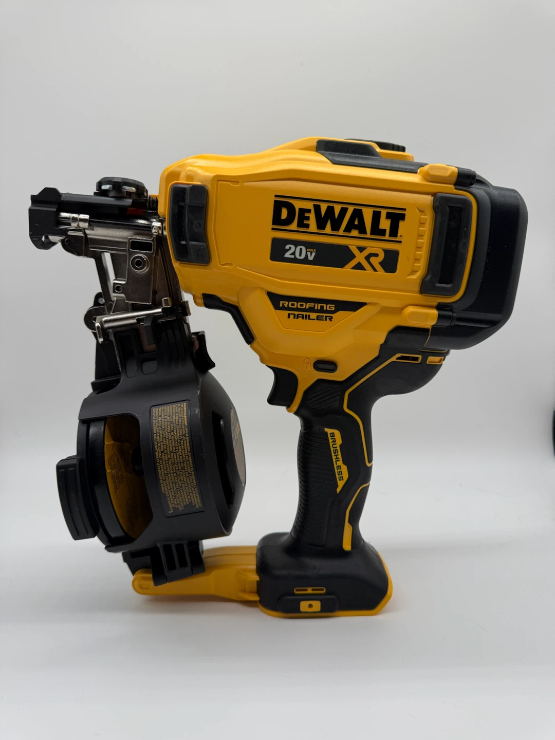 DEWALT 20V MAX XR Cordless Brushless 15-Degree Roofing Nailer
