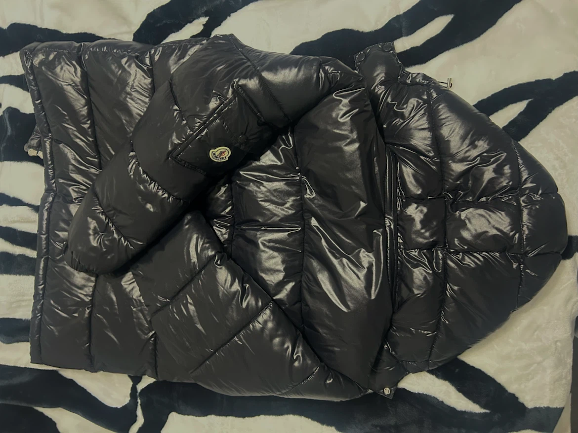 Moncler Puffer Jacket Black - photo 4