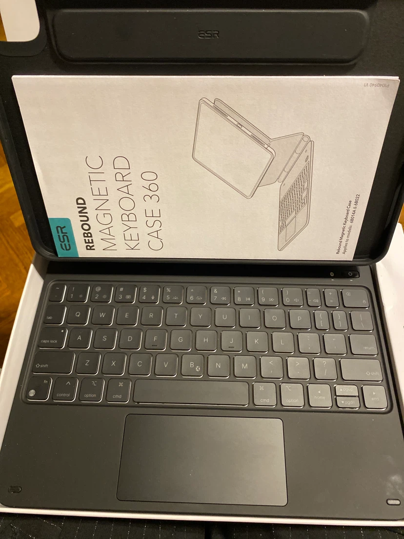 ESR Rebound Magnetic Keyboard Case 360 for iPad Pro 11 - photo 3