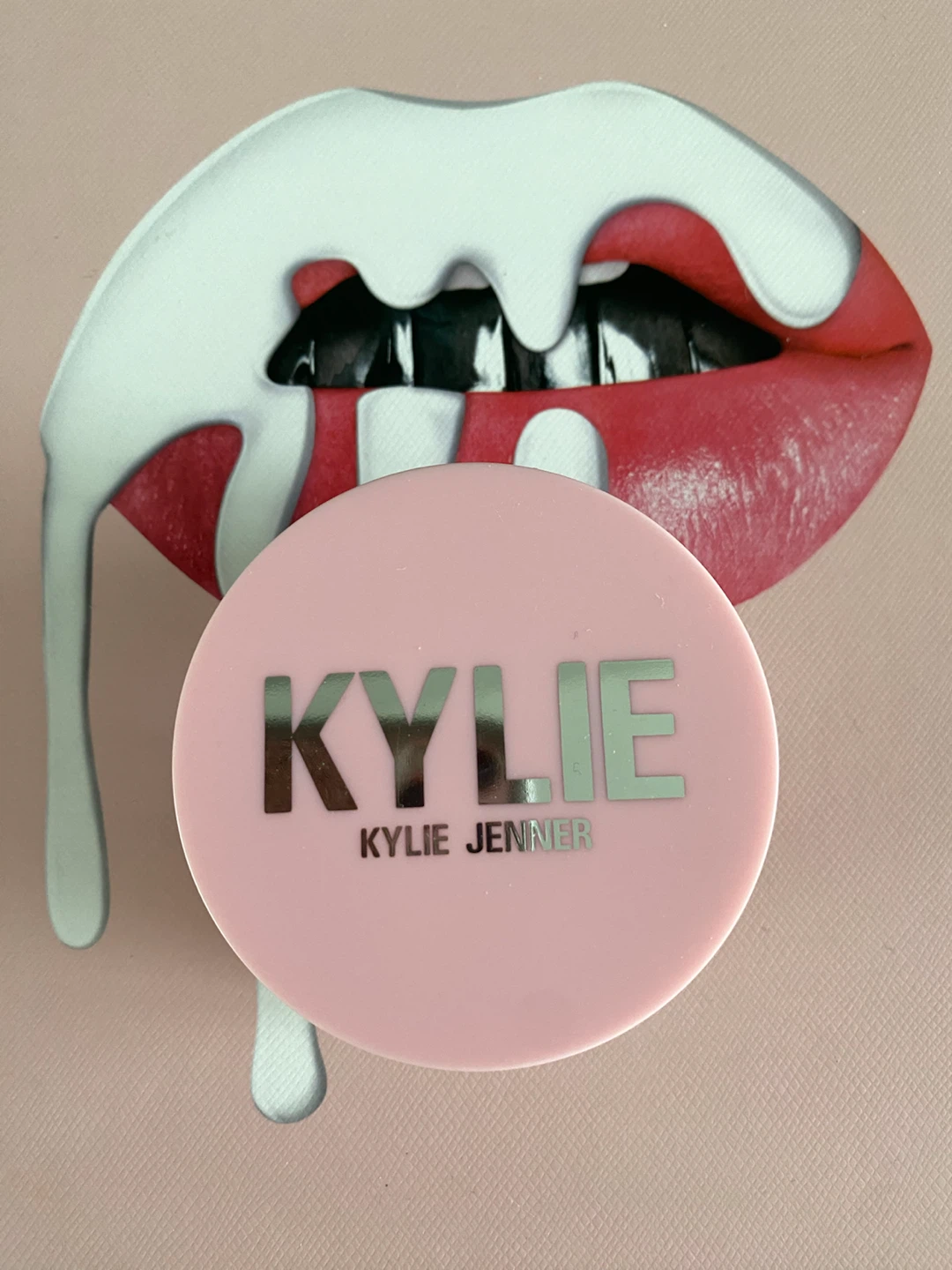 Kylie Cosmetics Setting Powder Olive or Warm Tones (reg $39) - photo 4
