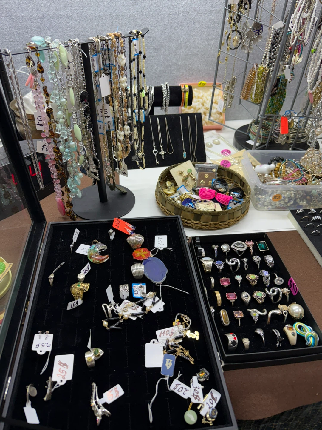 Jewelry Sale - Rings Necklaces Bracelets Brooches - photo 4