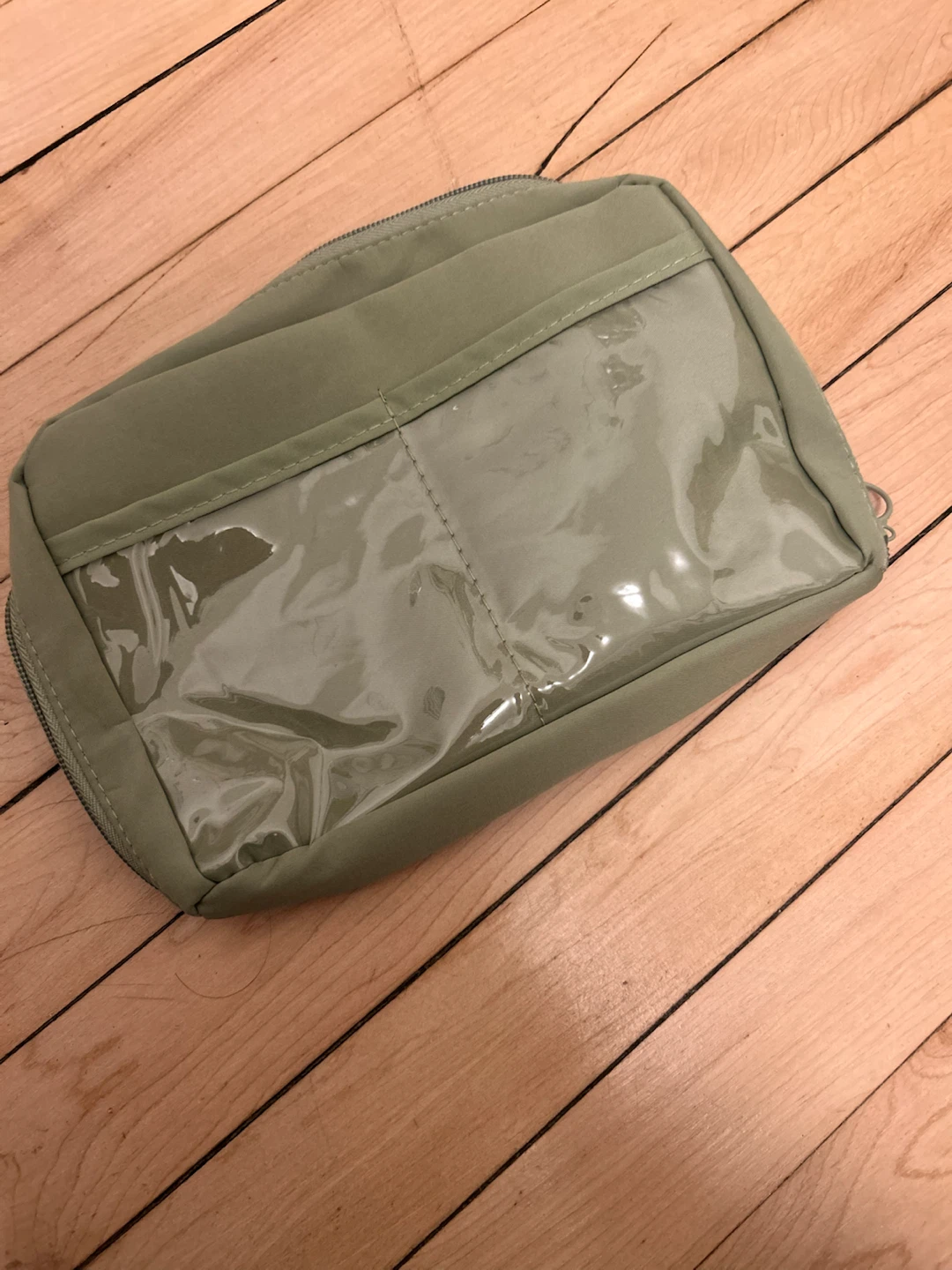 🍃 Green Stationary Or Makeup Bag 🍃