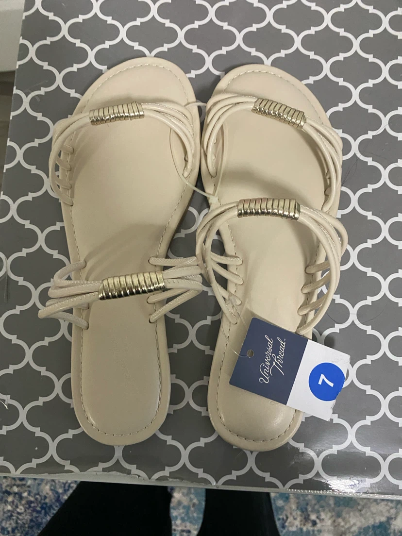Universal Thread Women's Sandals Size 7