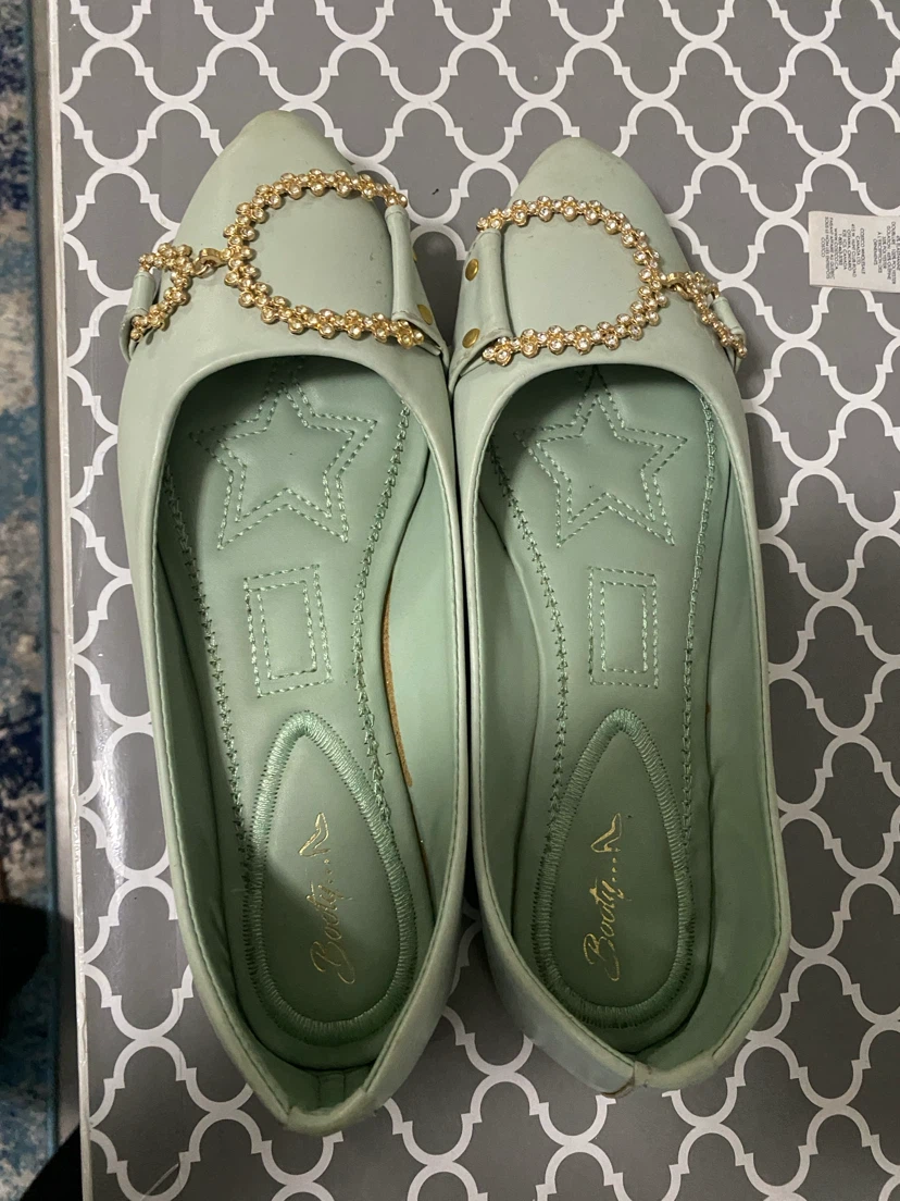 Booty...A Mint Green Flats