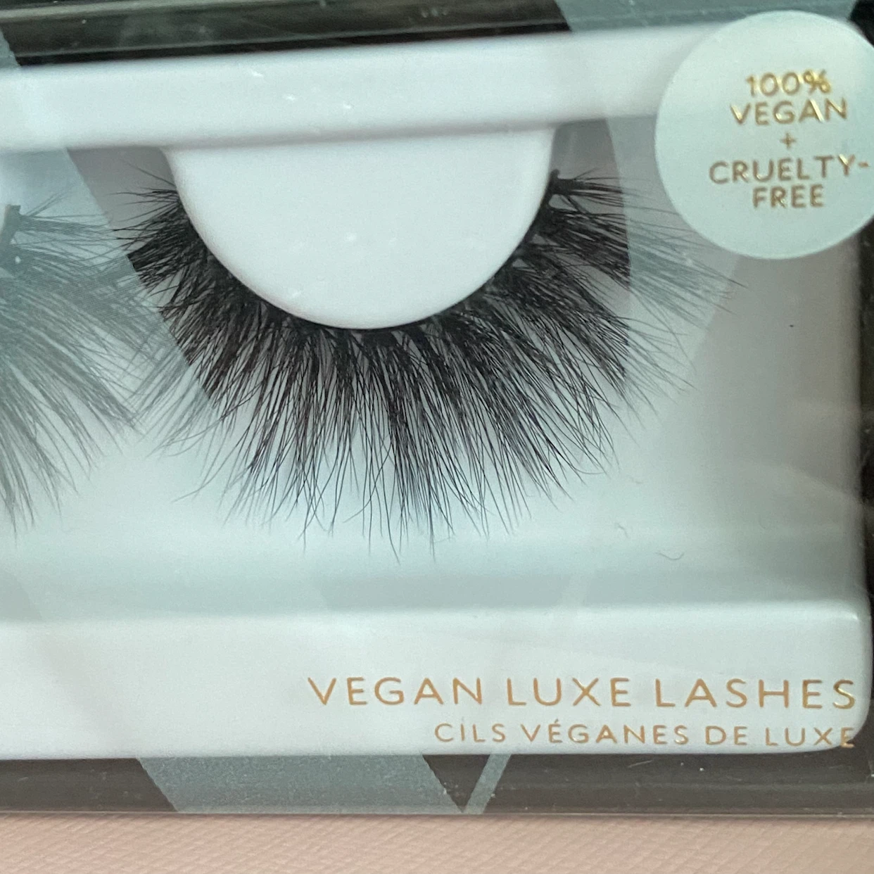 Velour Vegan Luxe Lashes 25 USES (reg$34) - photo 2
