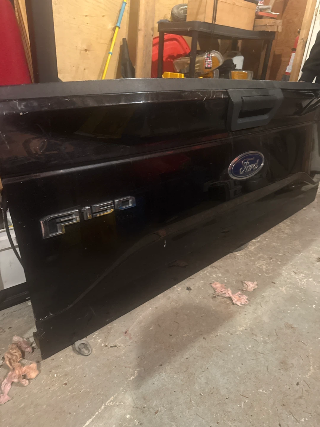 Black Ford F-150 Tailgate - photo 2