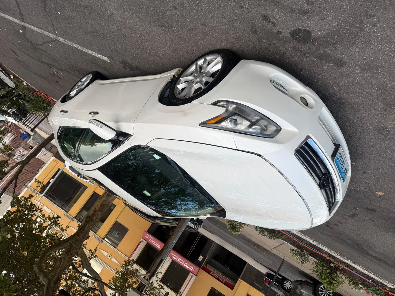 White Nissan Maxima Sedan - photo 3