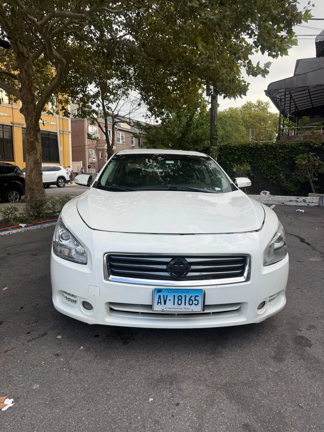 White Nissan Maxima Sedan - photo 4