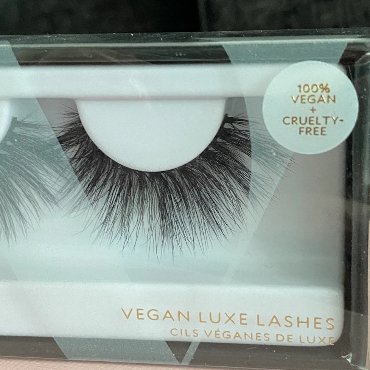 Velour Vegan Luxe Lashes 25 USES (reg$34) - photo 2
