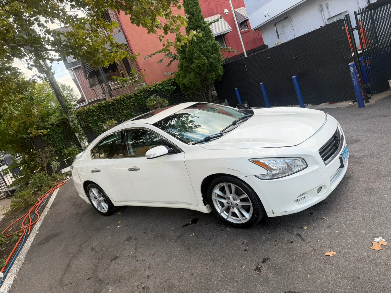 White 2012Nissan Maxima Sedan - photo 2