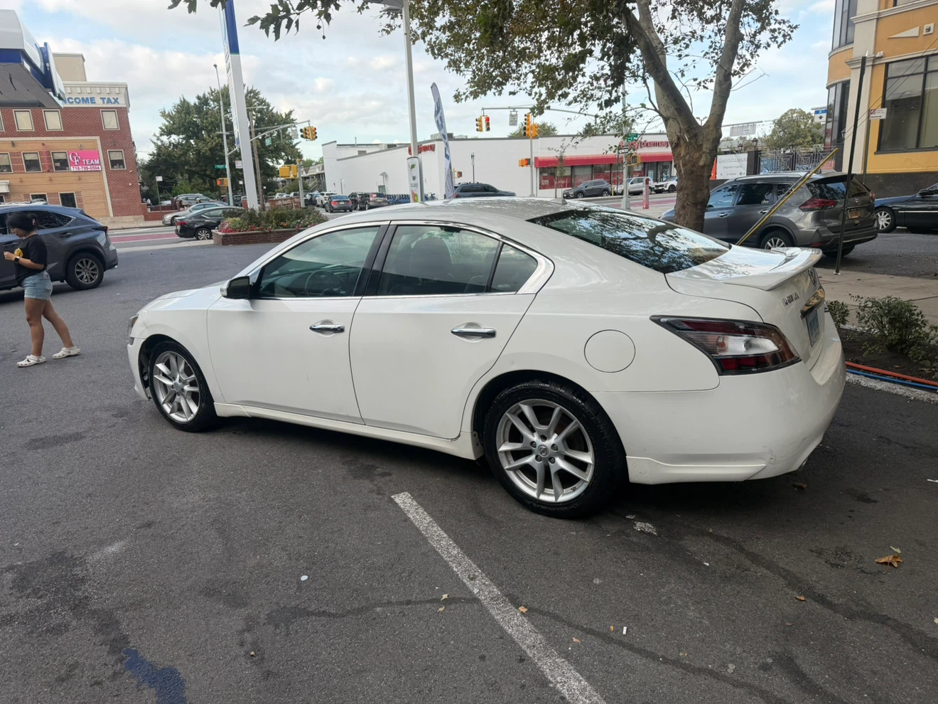 White 2012Nissan Maxima Sedan - photo 4