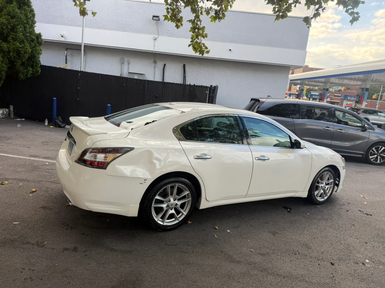 White 2012Nissan Maxima Sedan - photo 5