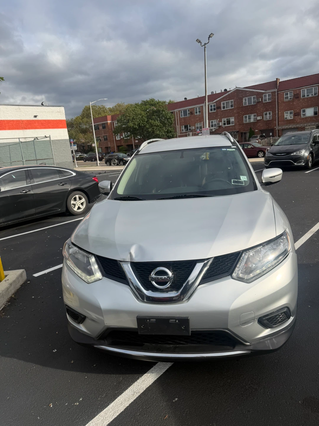 Silver 2016 Nissan Rogue SUV - photo 2