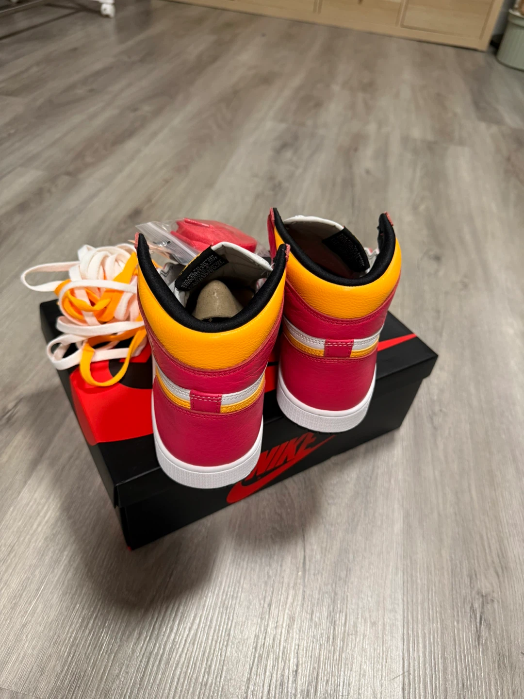 Air Jordan 1 Retro High OG “Light Fusion Red” - photo 3