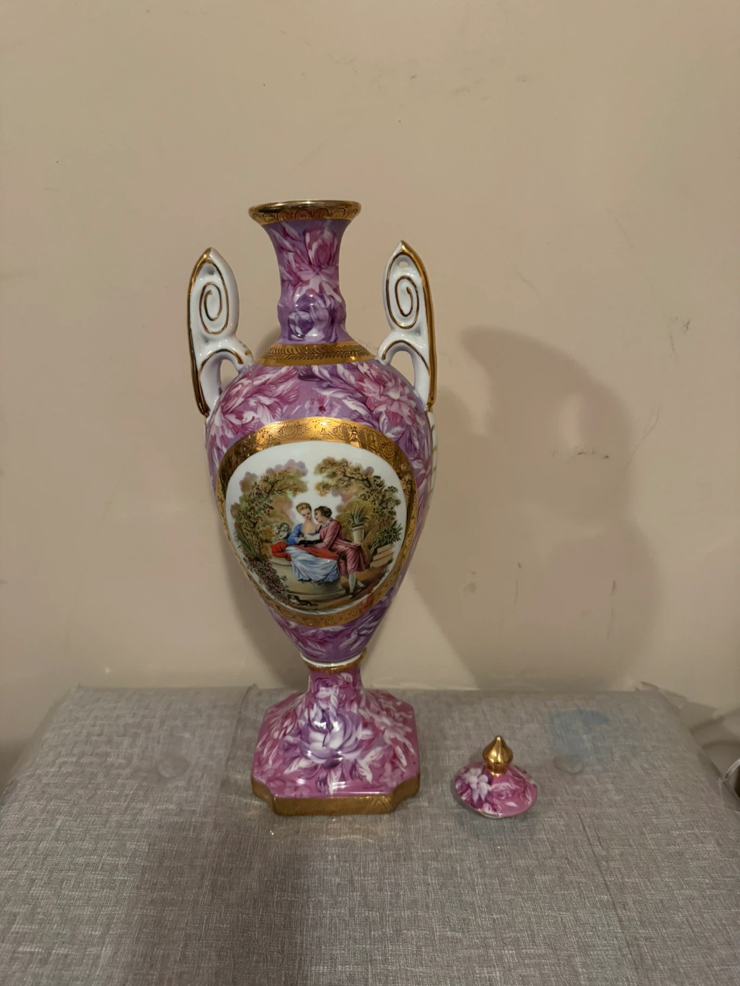 Royal Limoges Porcelain Vase with Lid - photo 2