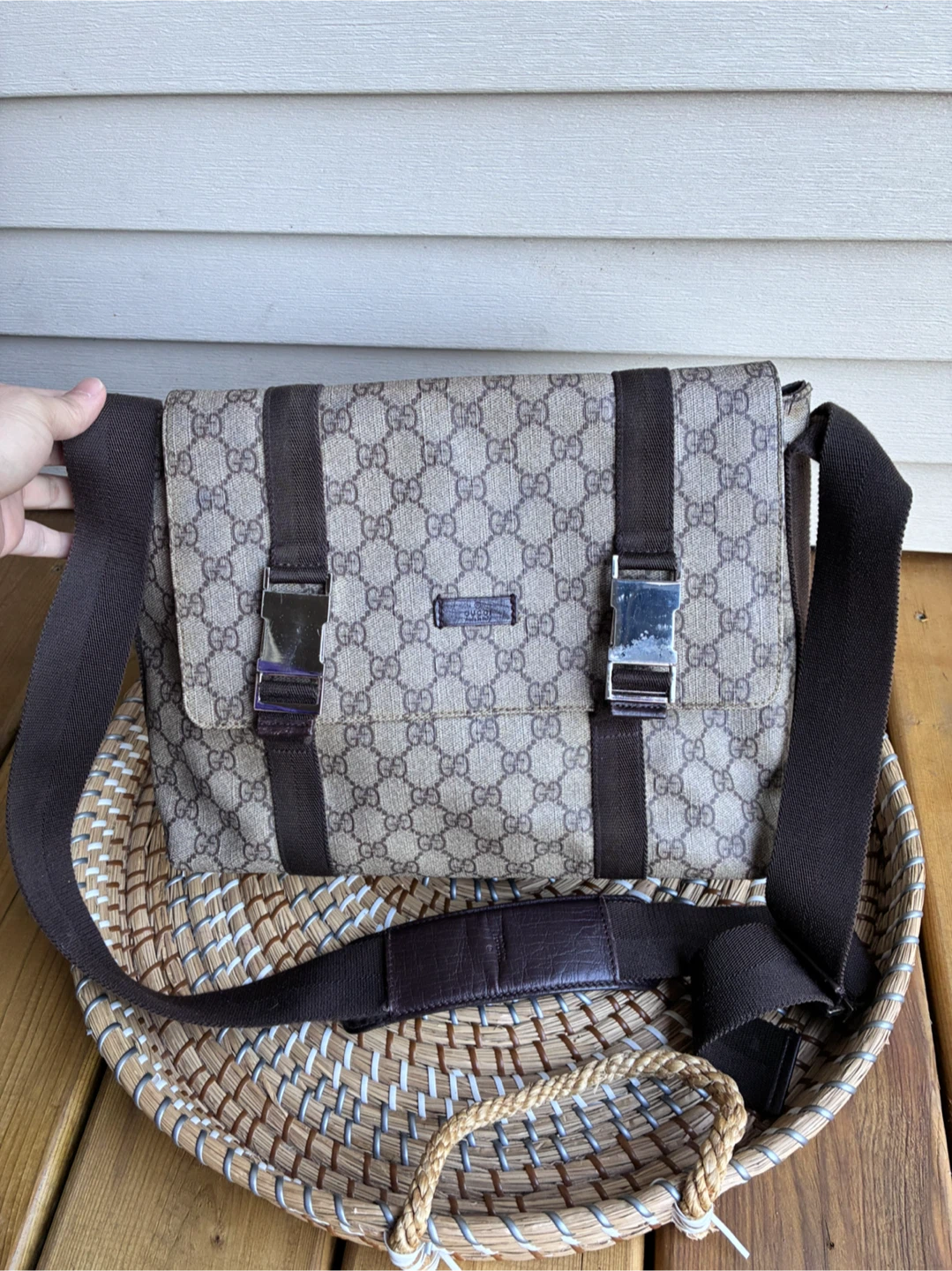 Gucci crossbody( unisex) authentic