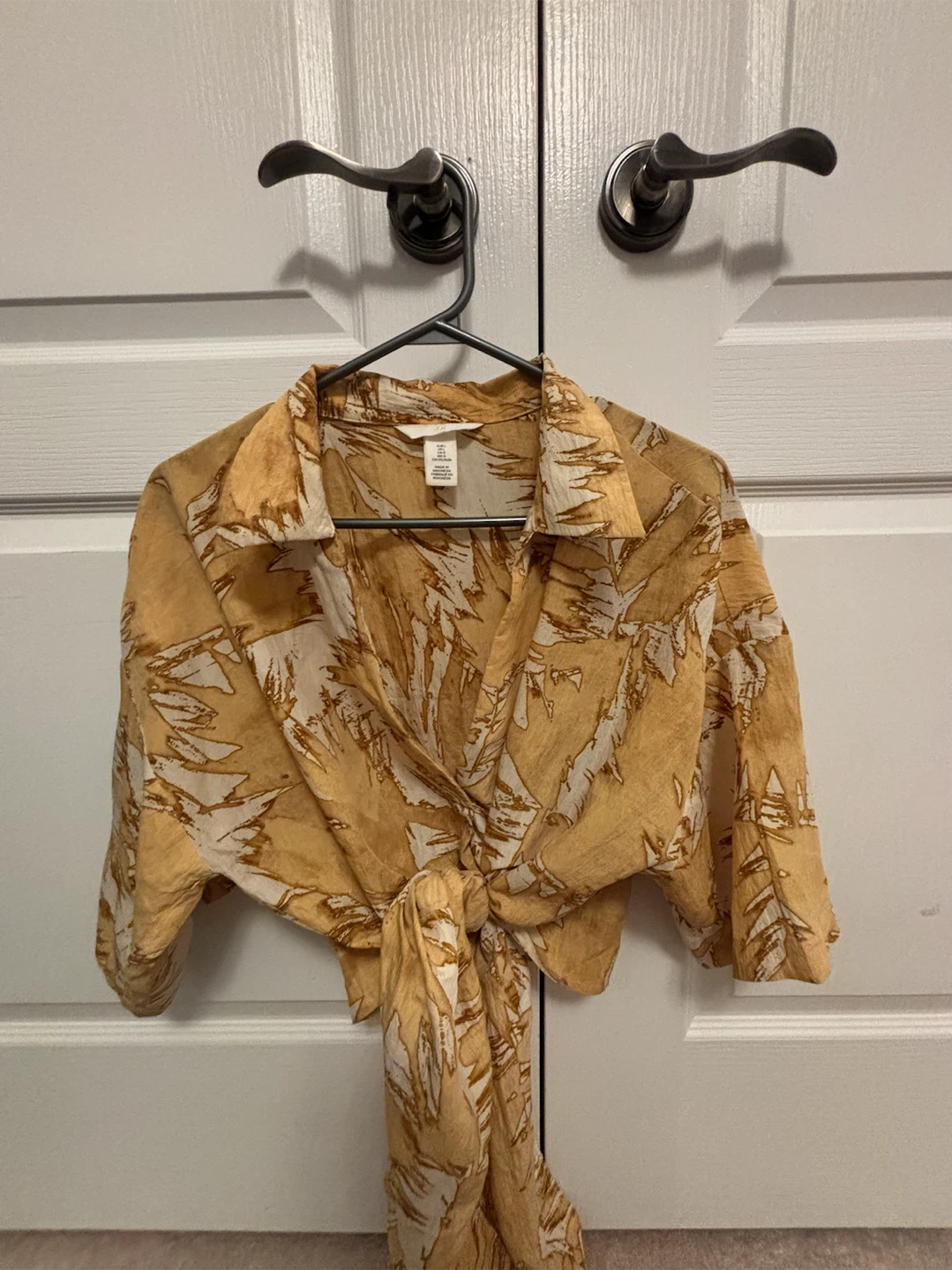 H&M Patterned Tie-Front Blouse