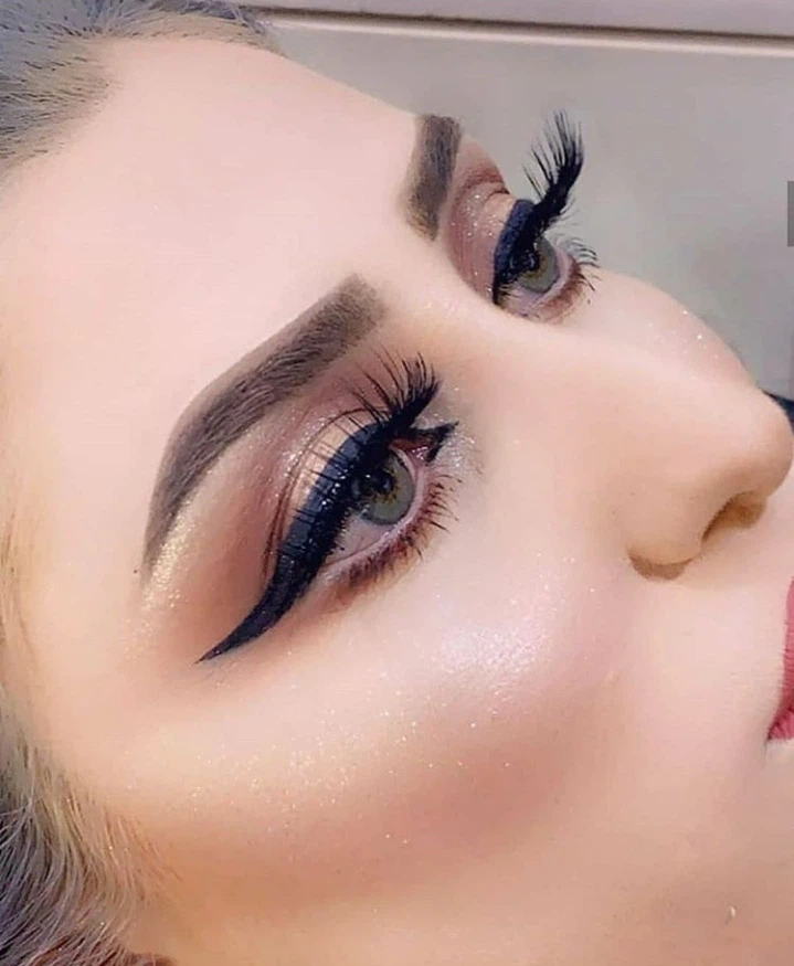Eyeshadow  . Makeup - photo 4