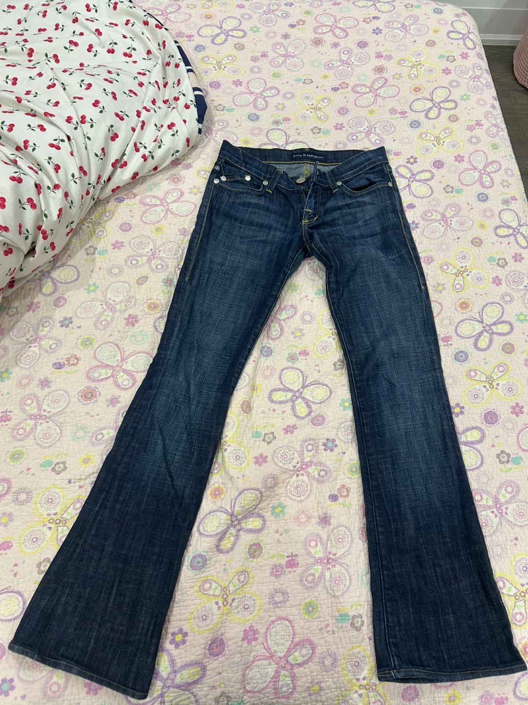 Low rise jeans