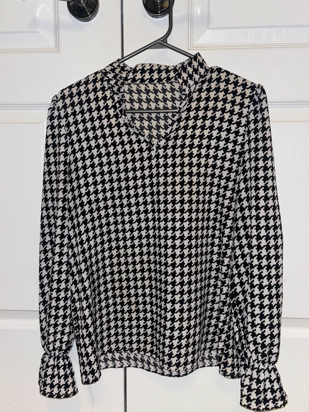 Black and white long sleeve blouse
