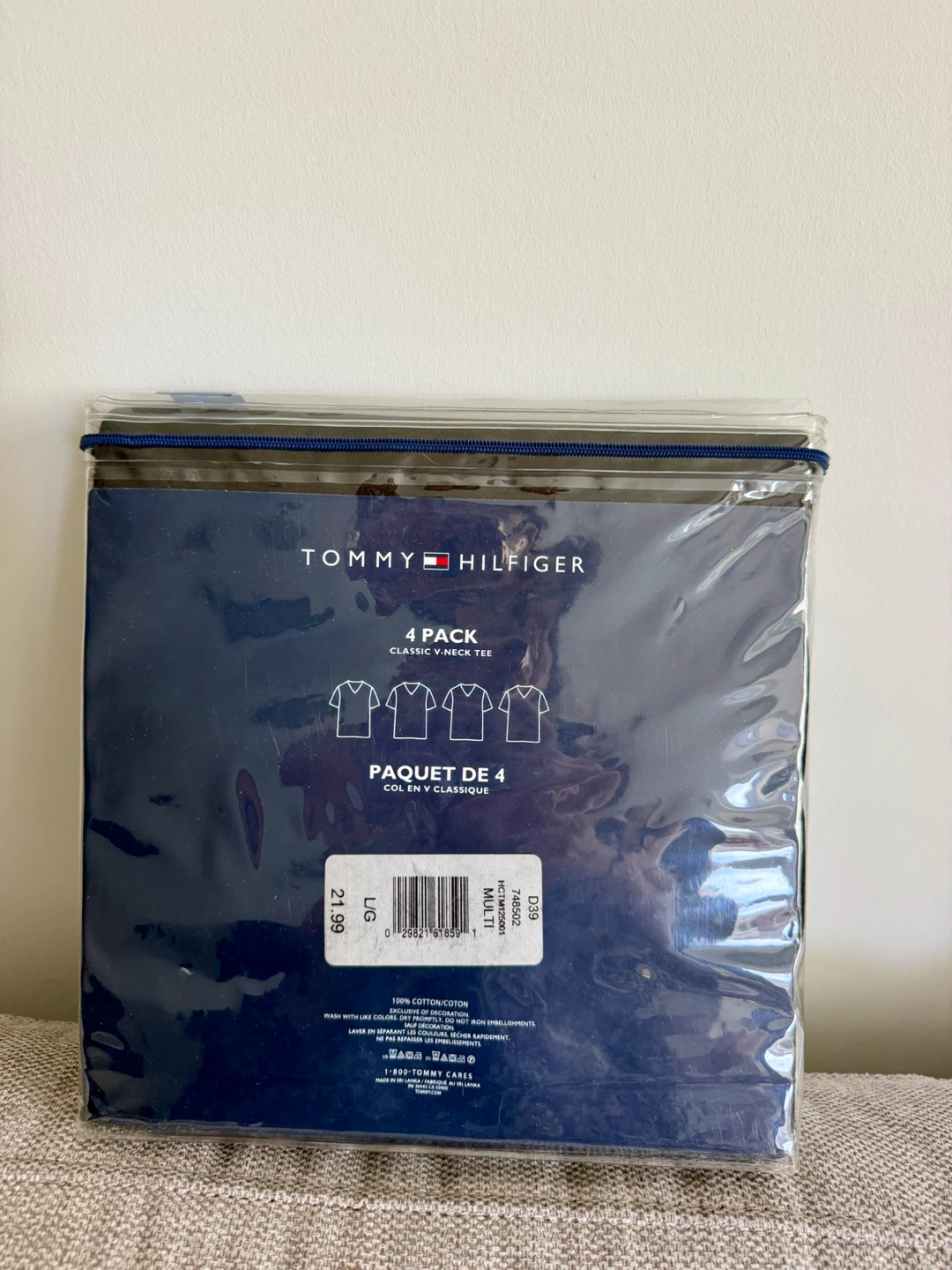 Tommy Hilfiger 4 Pack Classic V-Neck T-Shirts Large - photo 2