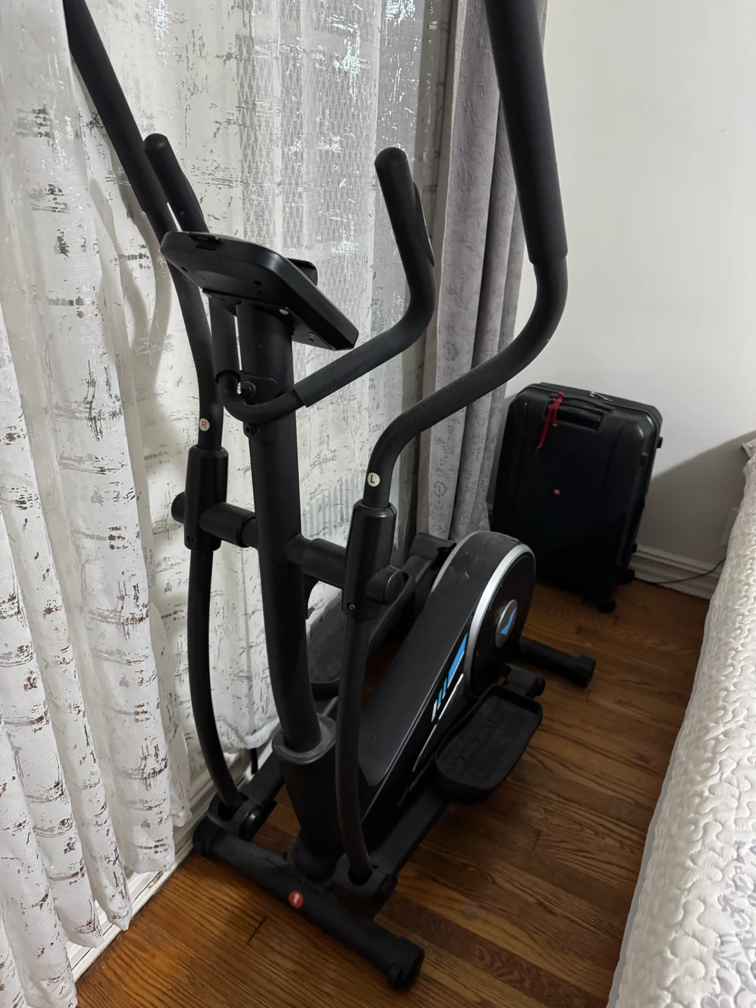 Sunny Health & Fitness Elliptical Machine