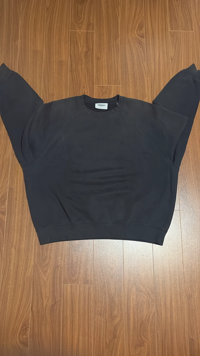 Essentials Crewneck Sweatshirt Medium
