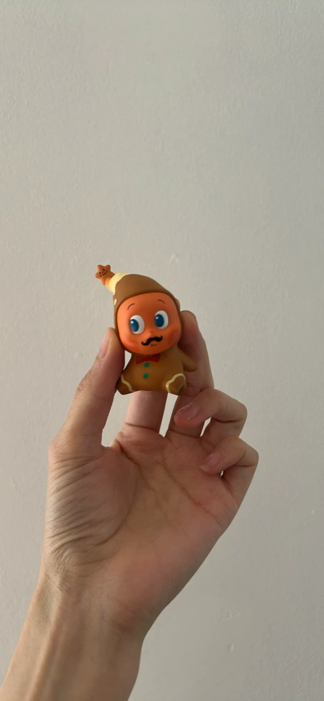 Gingerbread Figure SECRET A TWINKLE TWINKLE