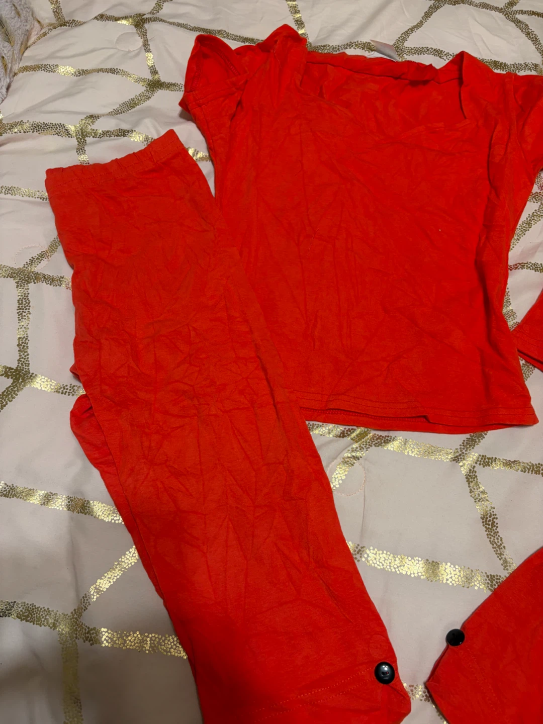 Assorted Women's Tops and Pants all 25$ - photo 2