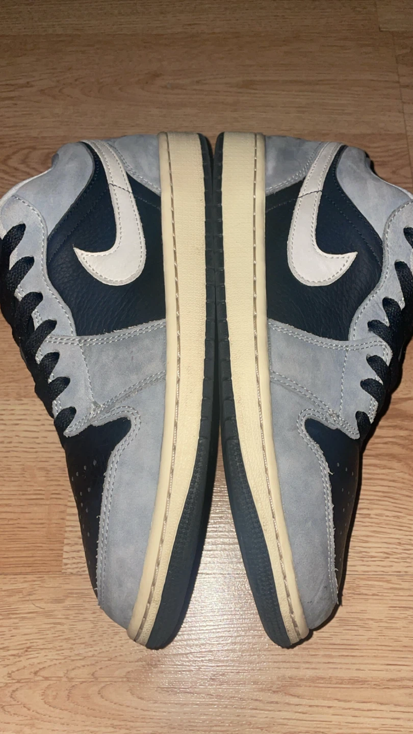 Size 9.5 men’s Jordan 1 20$ - photo 3