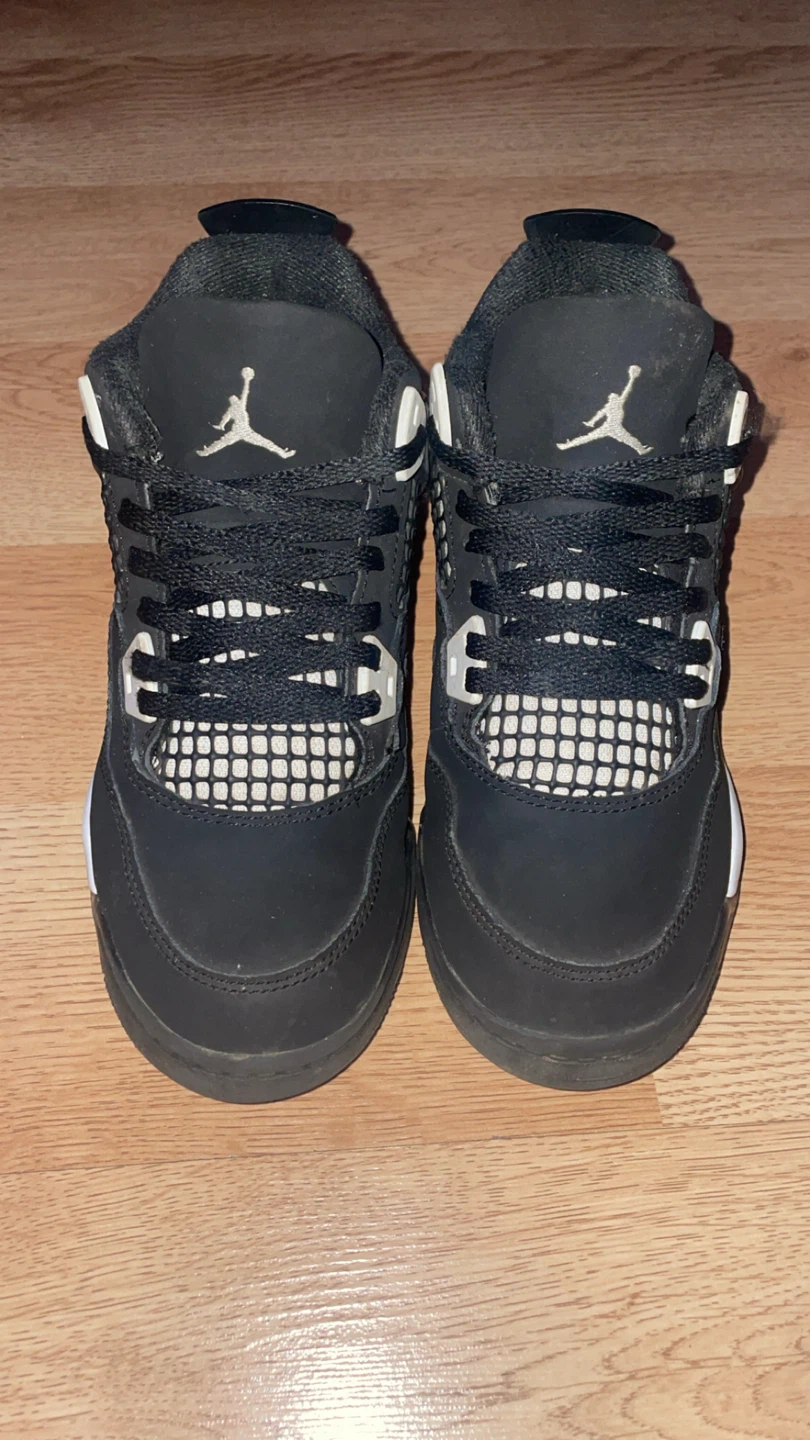 Size 2y Jordan 4 white thunder 20$ - photo 2