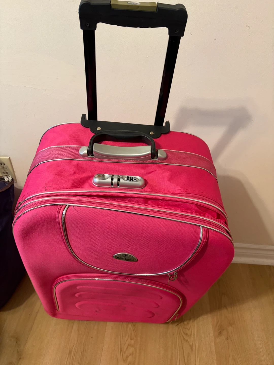 Jian Lang Pink Rolling Luggage all 30$ - photo 5