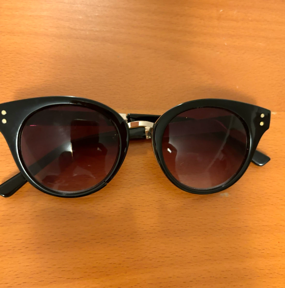 Black cat-eye sunglasses