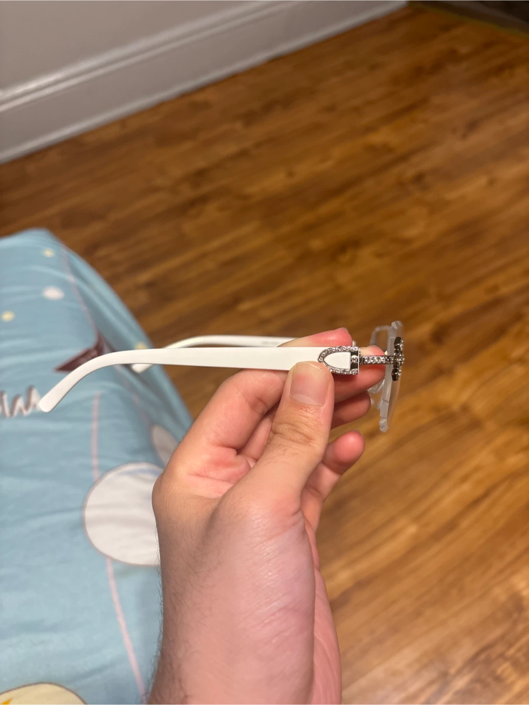 Rhinestone Cross Embellished Rimless Sunglasses - photo 2
