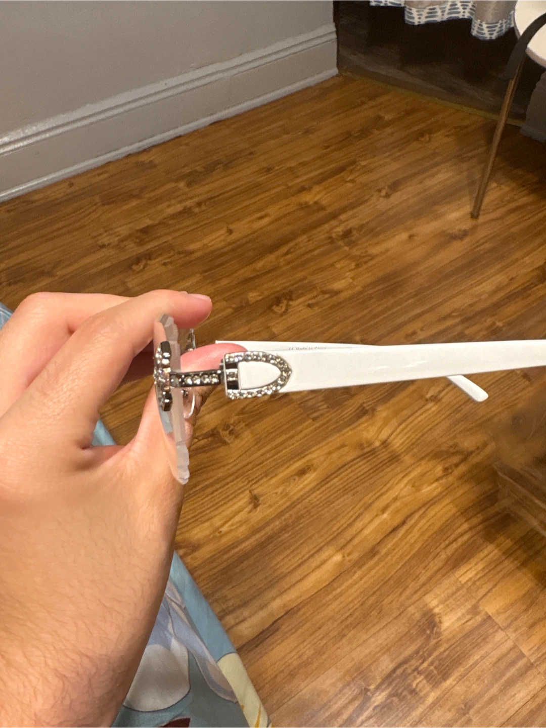 Rhinestone Cross Embellished Rimless Sunglasses - photo 3