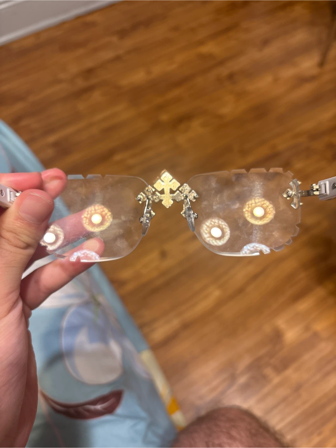 Rhinestone Cross Embellished Rimless Sunglasses - photo 4