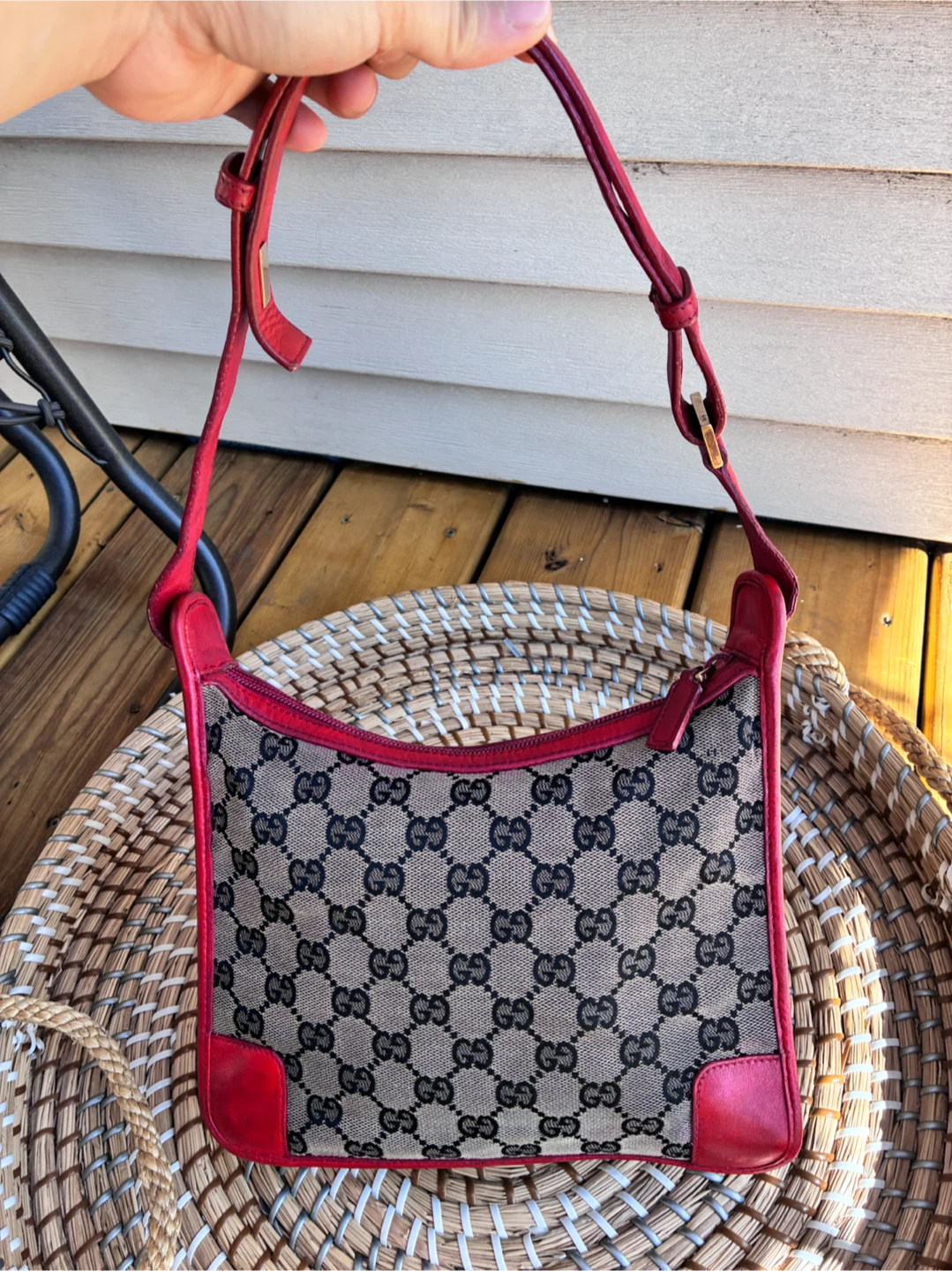 Gucci shoulder bag ( authentic)