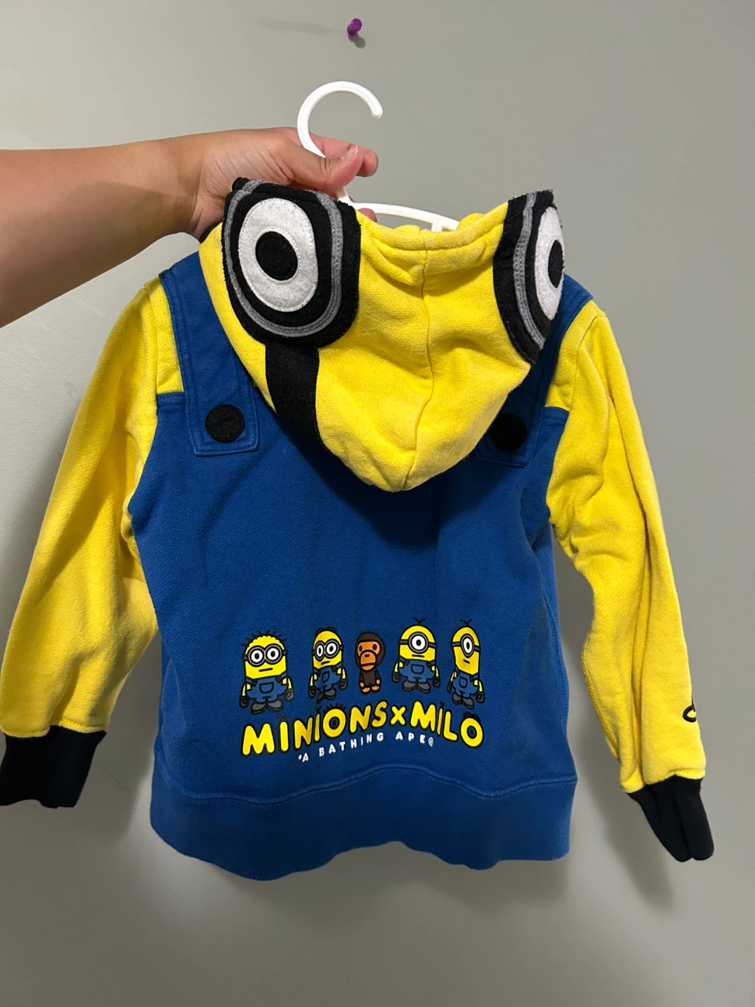 Bape Kids x Minions Hoodie Size 2T-3T - photo 2