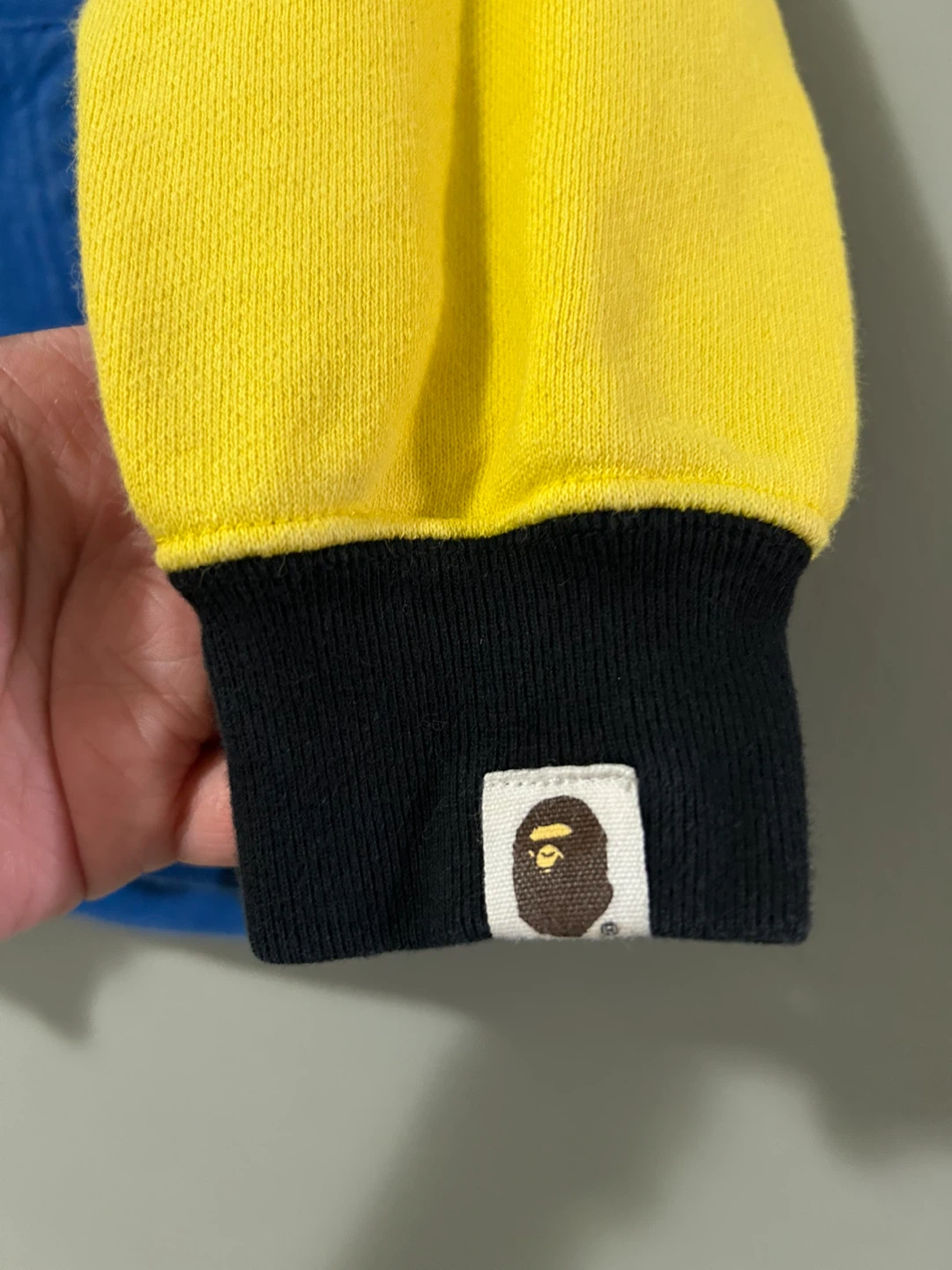 Bape Kids x Minions Hoodie Size 2T-3T - photo 4