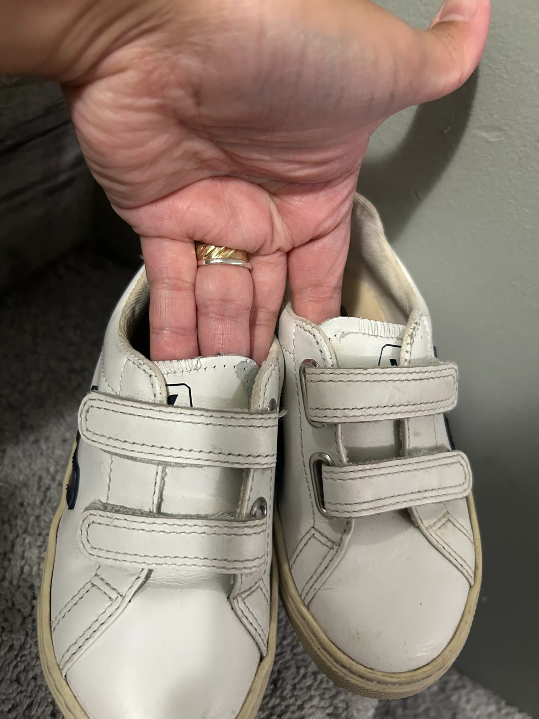 Kids Veja Sneakers White 9C runs small - photo 3