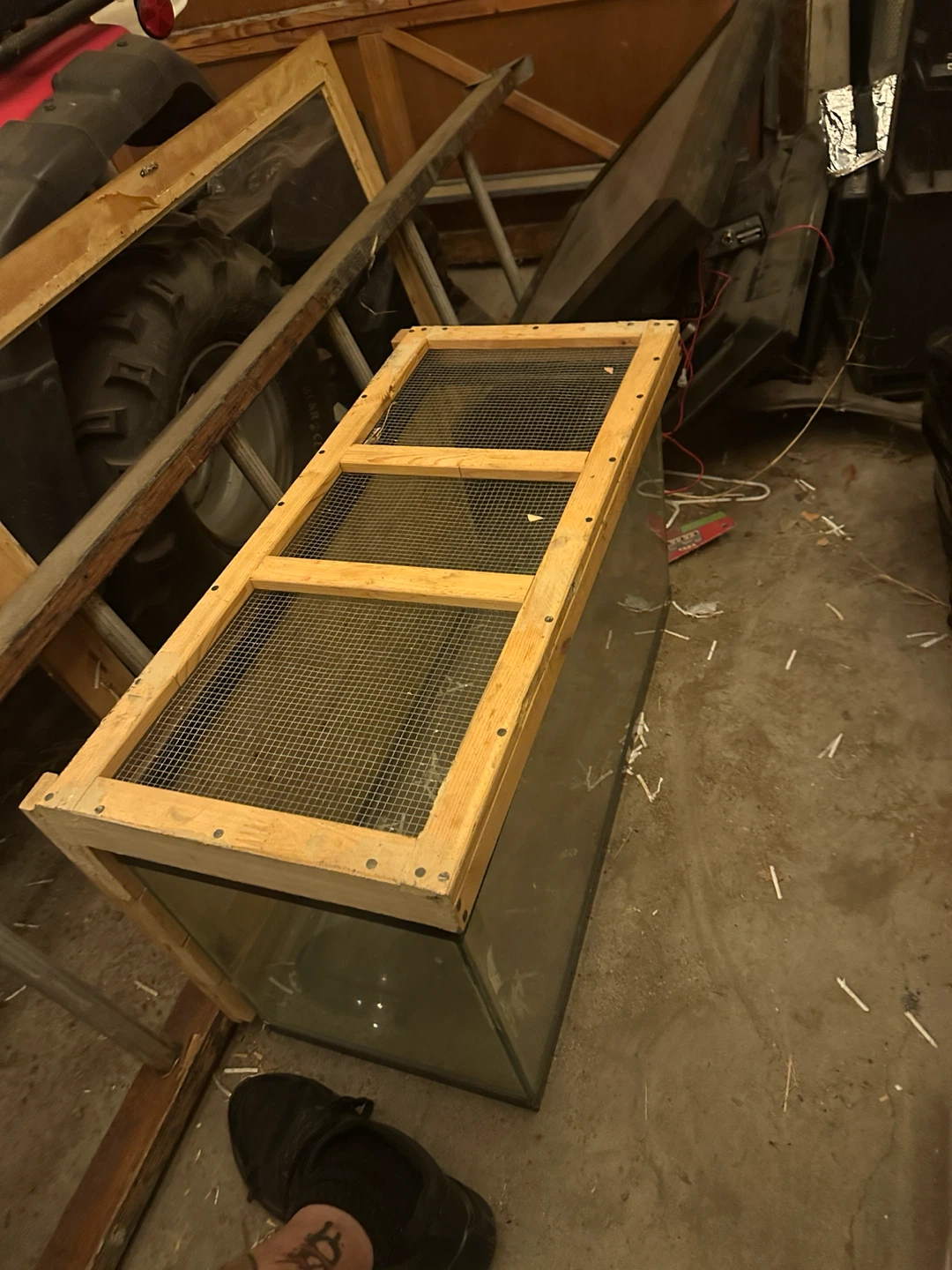 Glass aquarium with custom wooden lid