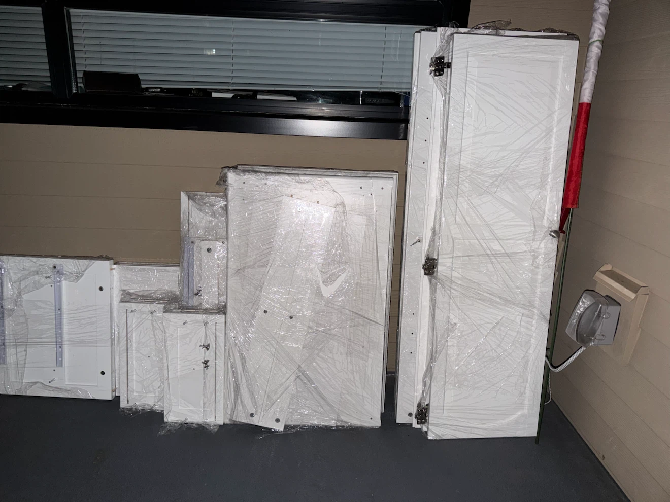 White Wardrobe - photo 5