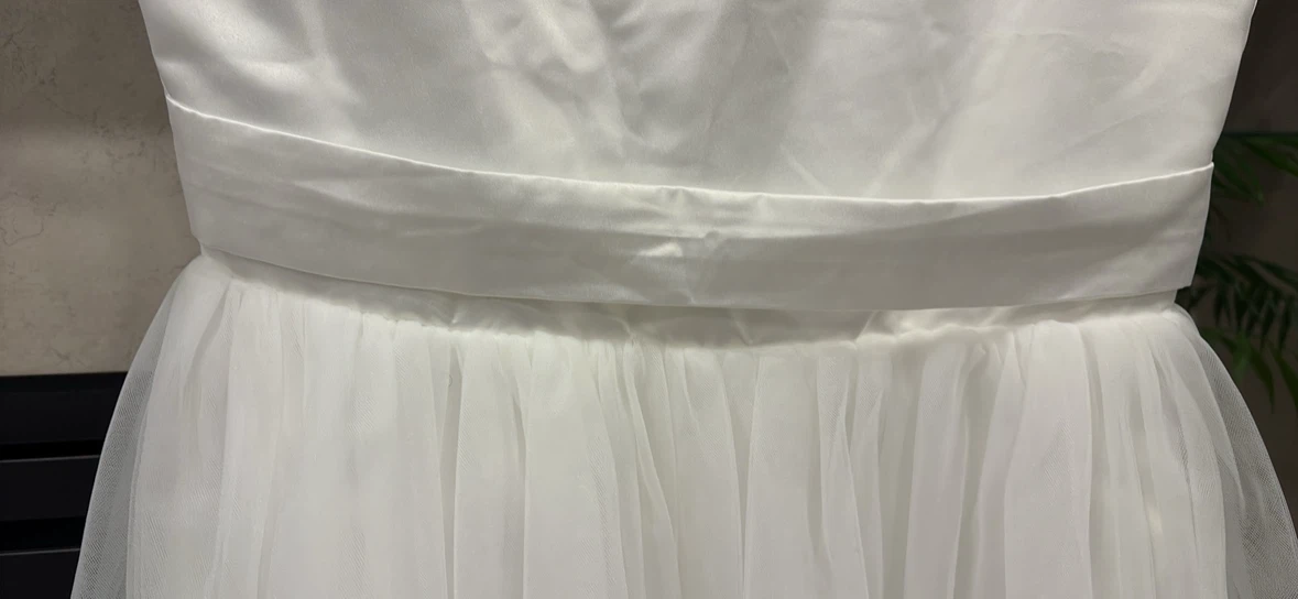 Brand new White Dress with Pearl Accents - photo 3
